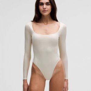Lululemon Wundermost Ultra-Soft Nulu Square-Neck Long-Sleeve Bodysuit – Size S